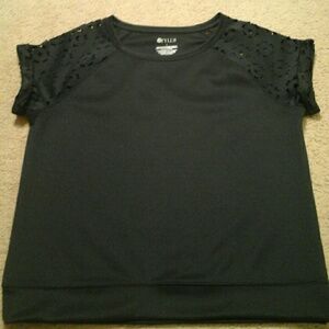 Stylus lazer-cut shirt‎